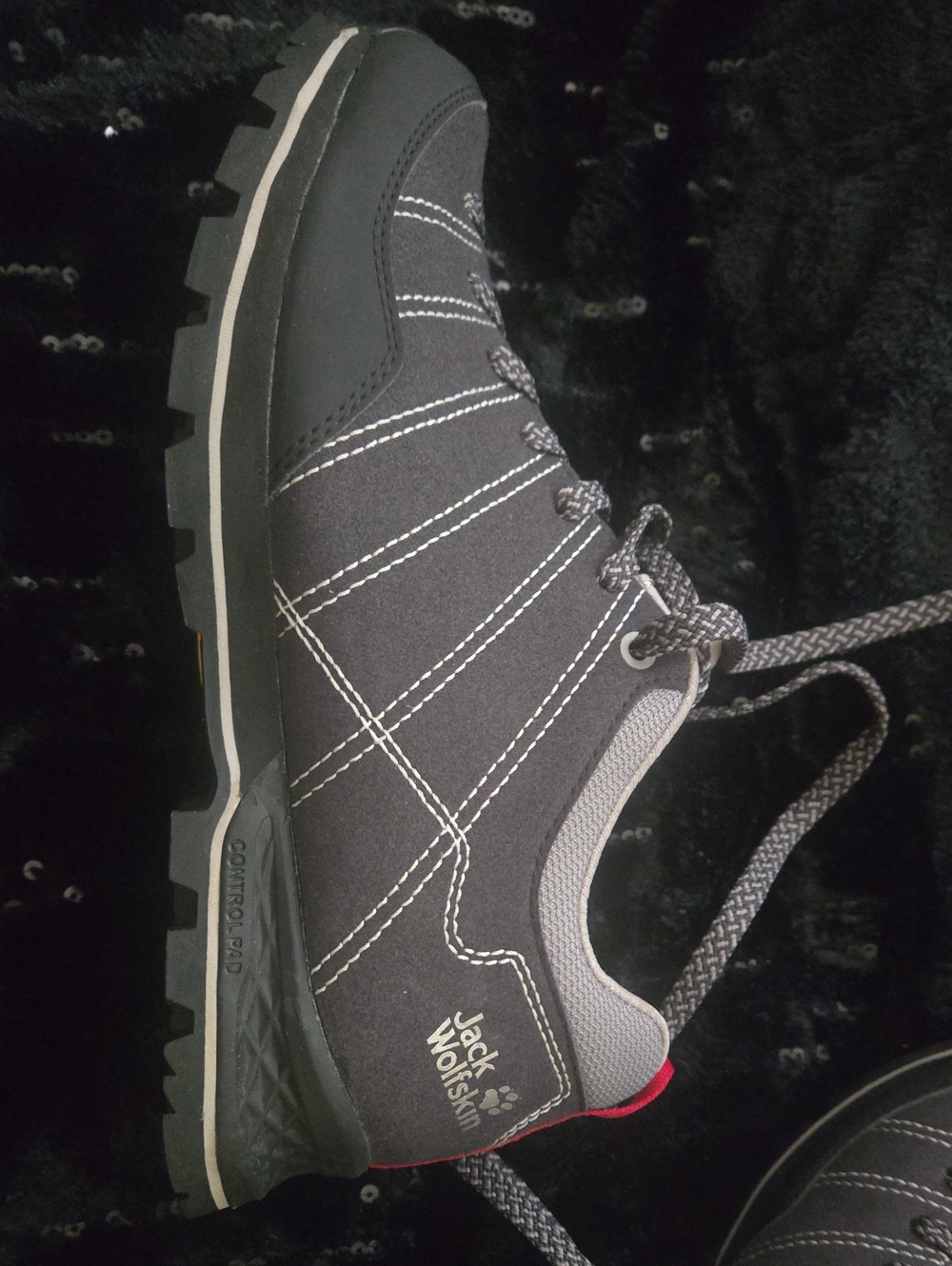 Brand new and never worn Jack Wolfskin women’s hiking/outdoor shoes! 🥾